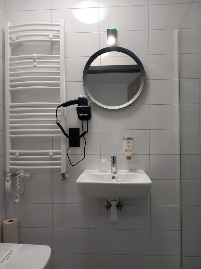Jura Hotel Osiek Олькуш Экстерьер фото
