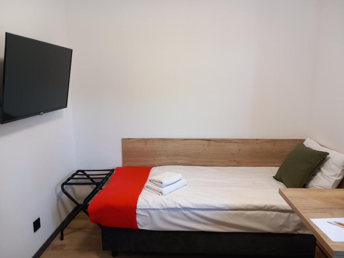 Jura Hotel Osiek Олькуш Экстерьер фото